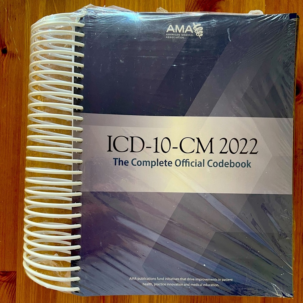 AMA ICD-10-CM 2022 Complete Official Codebook    Shrink wrapped.